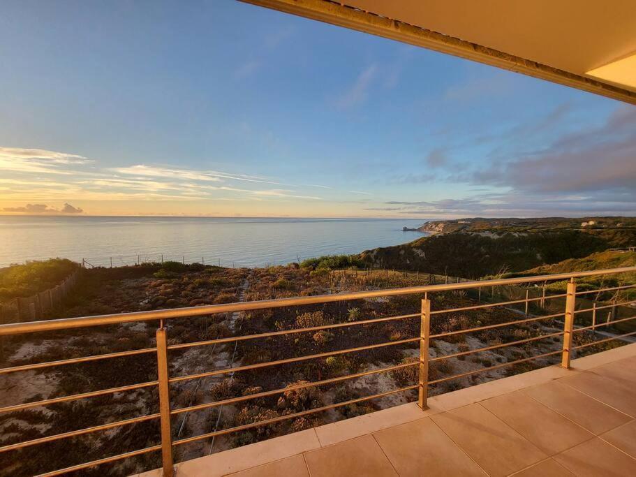 Appartamento Nazare Uninterrupted Views And Sounds Of The Sea Pataias Esterno foto